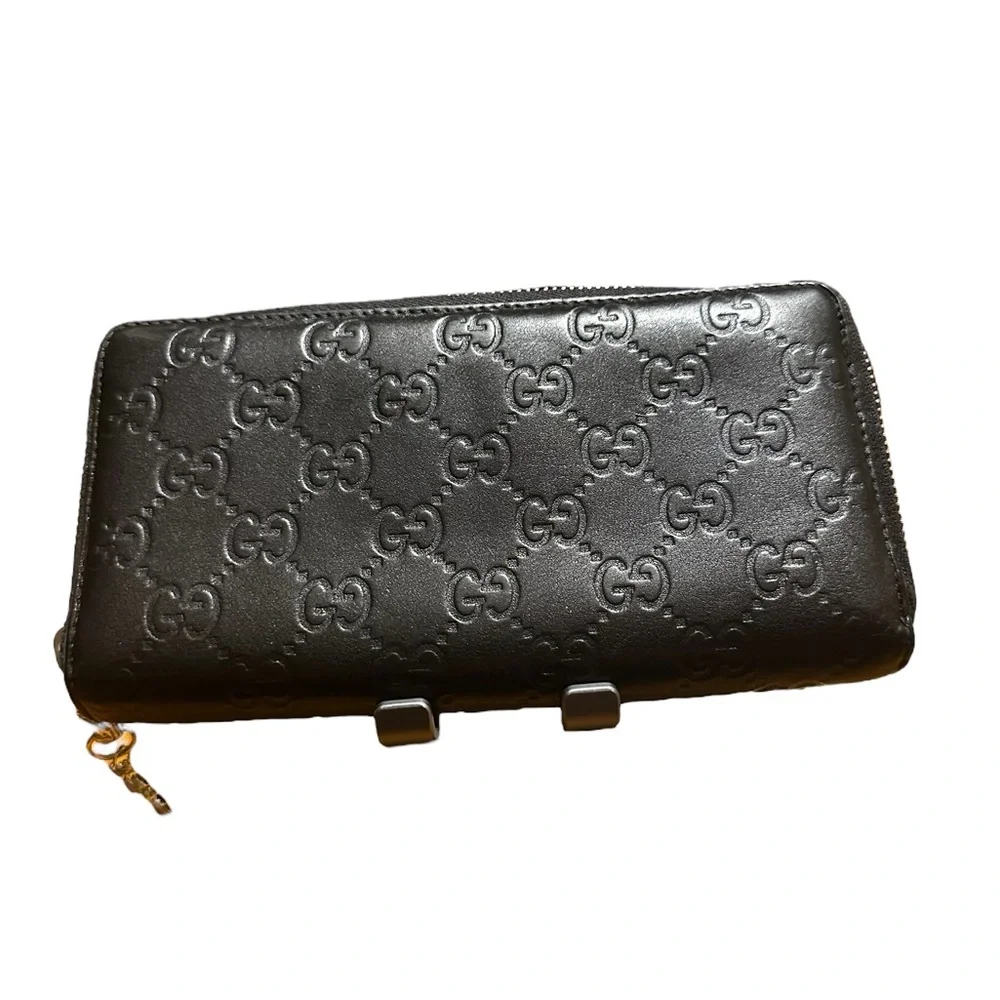 Gucci Black Embossed Leather Long Zip Wallet - Picture 1 of 9